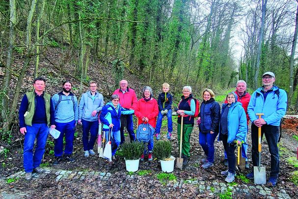 Baumsetzaktion mit Karl Georg Schönmüller Foto David Hecht